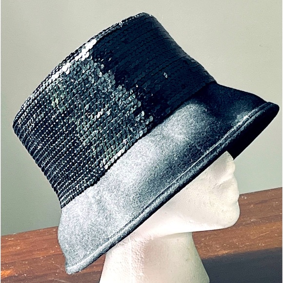 Vintage Black hat bell shape with sequins 4” Height 2" brim 100% wool - Picture 2 of 11